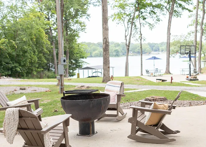 Ferienhaus Campfire Cove Lakefront + 3 Camp Sites