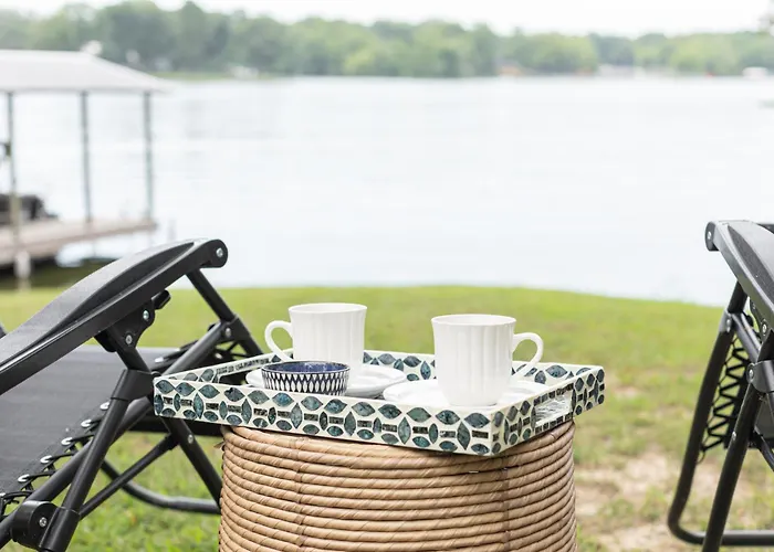Ferienhaus Campfire Cove Lakefront + 3 Camp Sites *